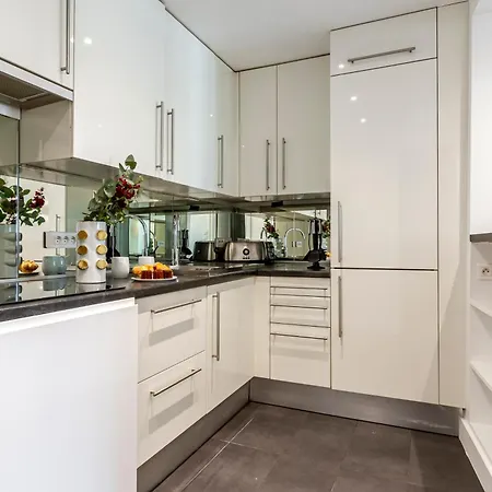 Sweett - Rue Saint-lazare Apartman *